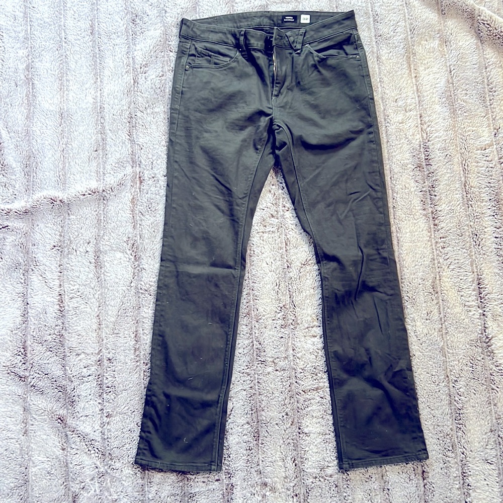 NWOT- Volcom Vorta Slim Straight jeans in charcoal grey size 32 waist